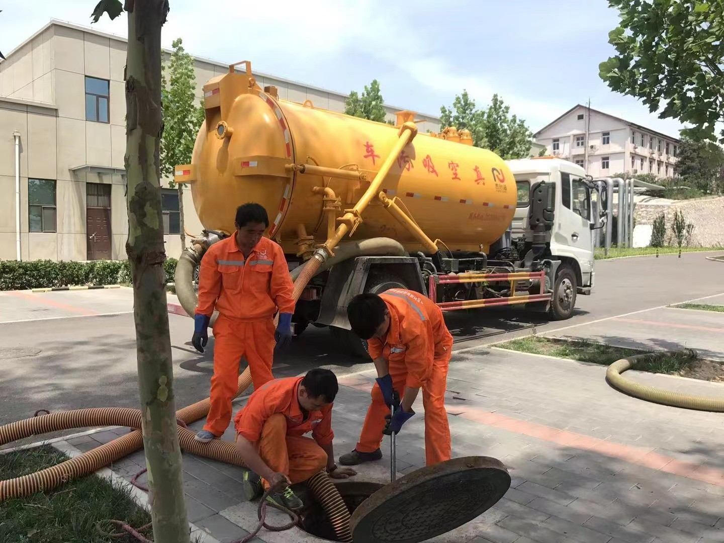 下城化粪池清理与5-8吨吸粪车施工效率分析